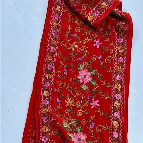 Embroidered Floral Wool Scarf - Picture 7 of 7